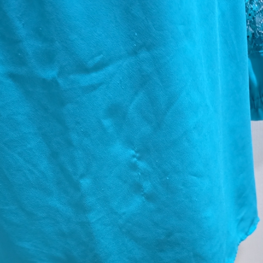 Off-Shoulder Top - Picture 4 of 9
